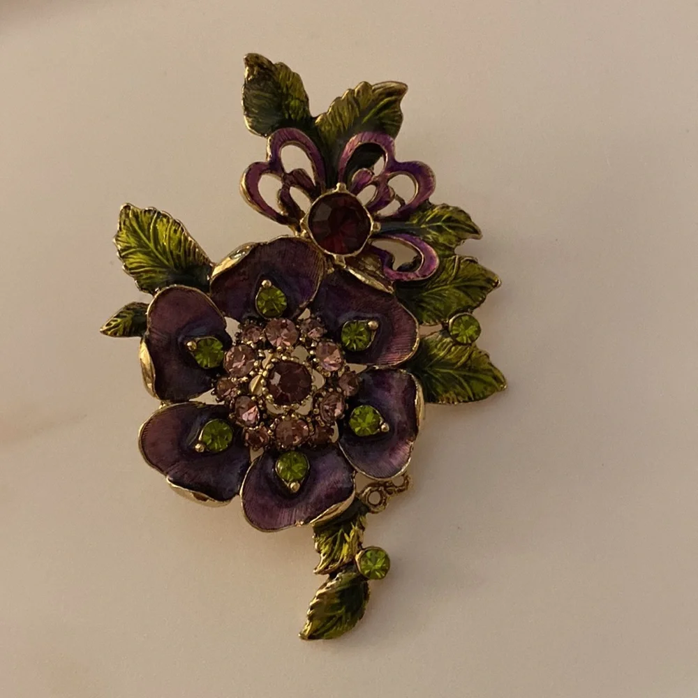 9 Vintage Floral Flower Themed Pins Brooches incl Sarah Coventry Avon Monet - Picture 8 of 16